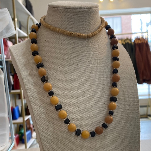 Jewelry - Black and Brown Beaded Necklace
